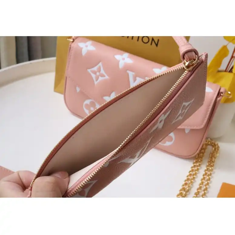 LV 2212DJ0003 Bag 0724